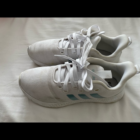 Adidas shoe - Picture 1 of 3